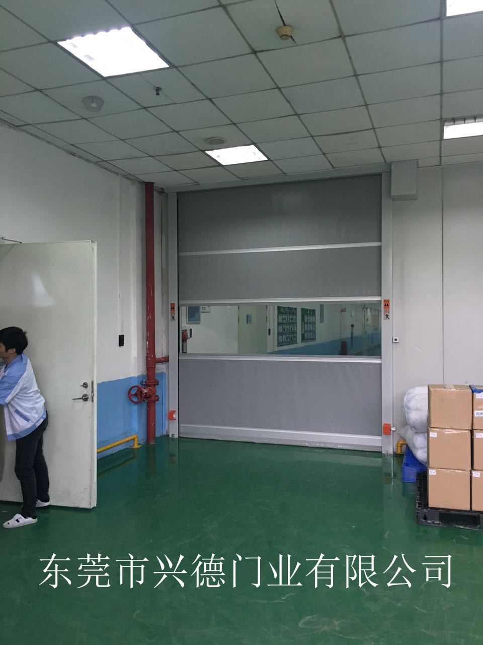 什么生產(chǎn)廠家定做硬質快速卷簾門質量好?